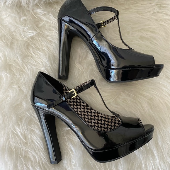 Christian Siriano Patent MaryJane Peep Toe Platform Heels - Picture 3 of 10